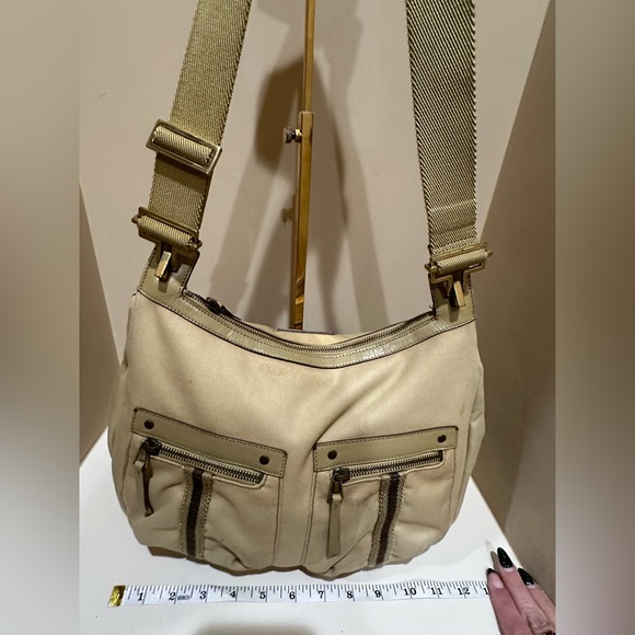 Gucci Canvas Tan 2-way Bag - Picture 4 of 11